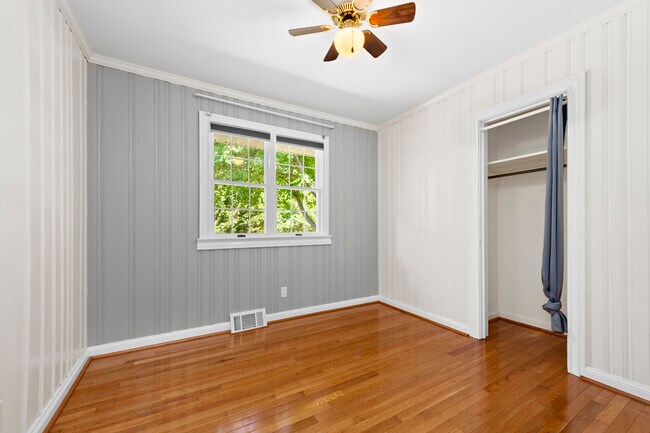 Tercer dormitorio - 1111 Cherokee Dr