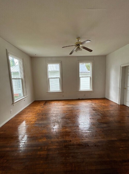 Foto del edificio - 406 N B St