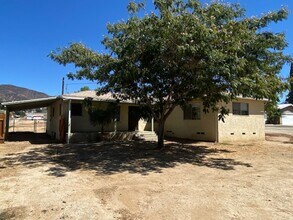 Building Photo - 38632 Vineland St