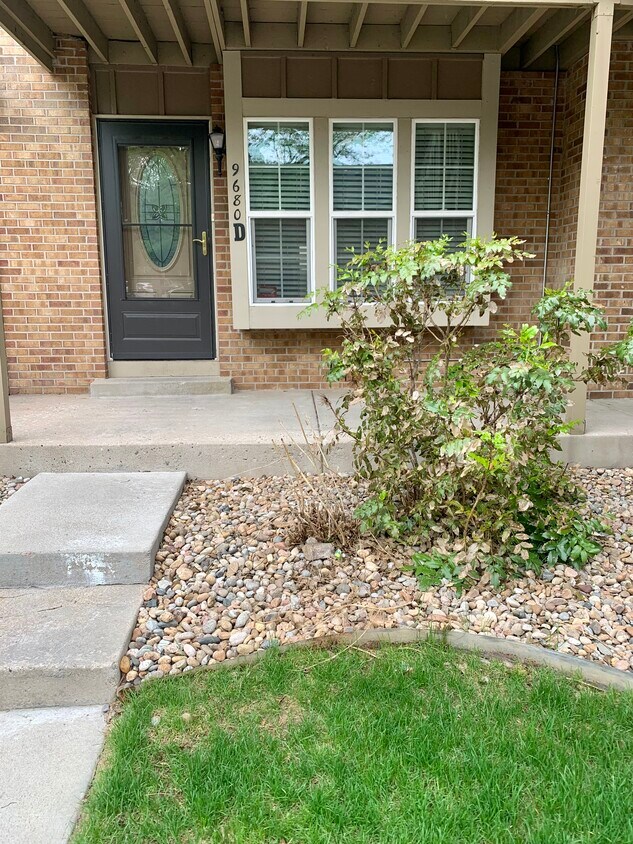 Primary Photo - 9680 W Chatfield Ave