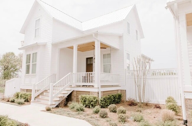 Building Photo - 2105 Loretta Parker Lane