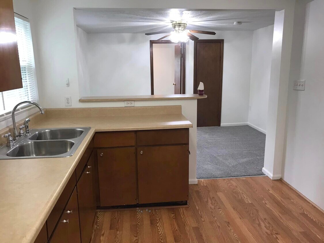 Foto principal - 112 Rockwood Ave