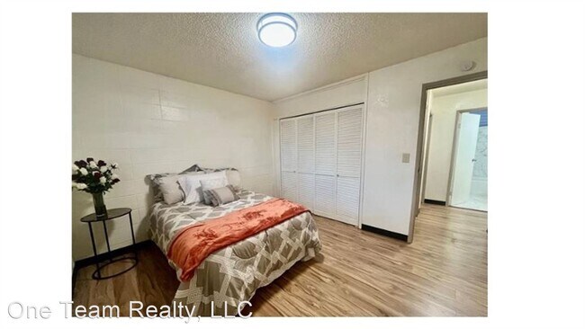 Building Photo - 2 br, 1 bath House - 94-054 Leolua St, Sui...