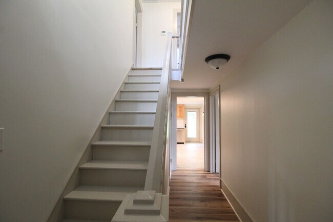 Foto del edificio - 56 Grindstone Rd