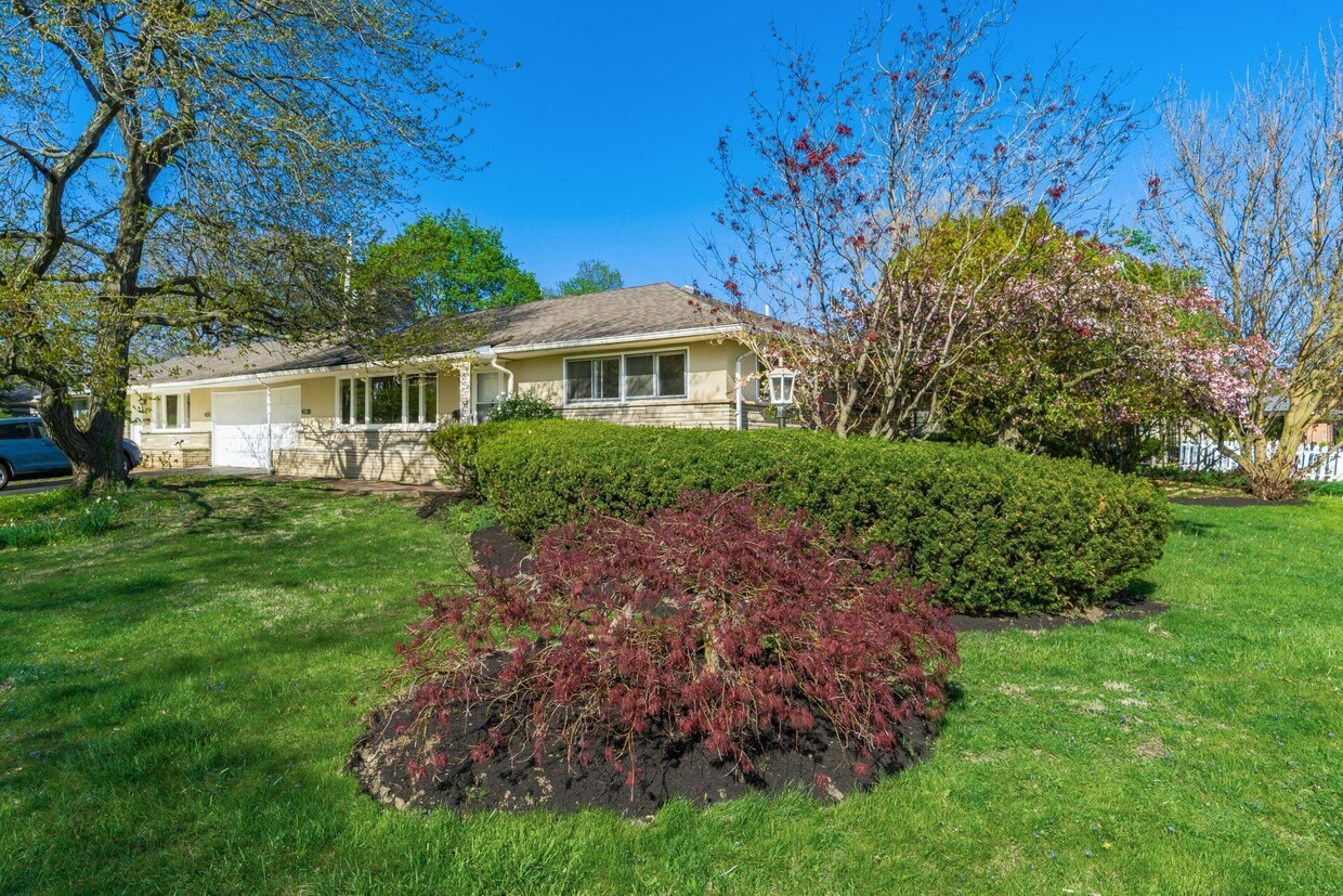 Foto principal - 4230 Eastlea Dr