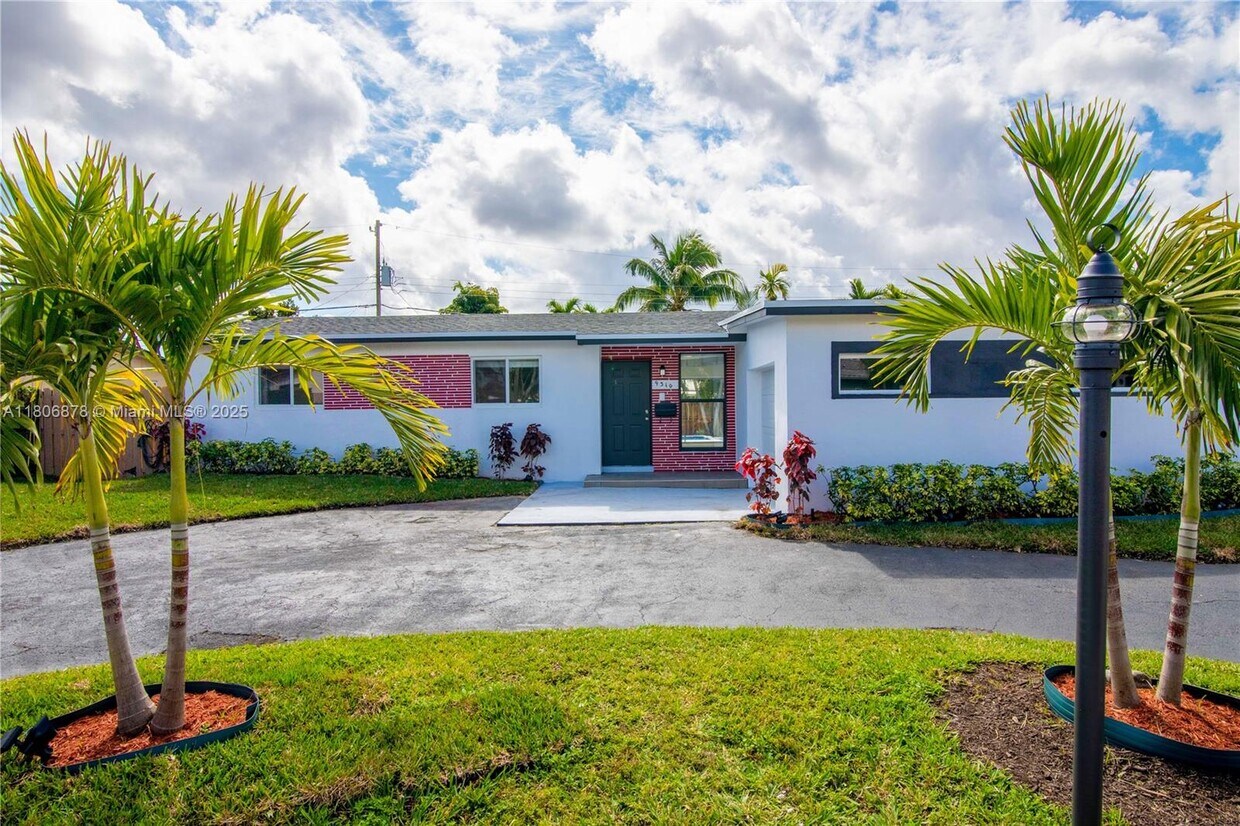 Foto principal - 9310 SW 57th Terrace
