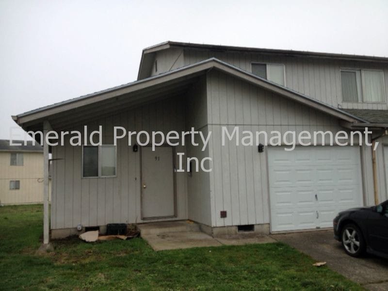 Springfield twostory duplex House for Rent in Springfield, OR