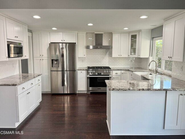 Building Photo - 13389 Vista Levana Dr