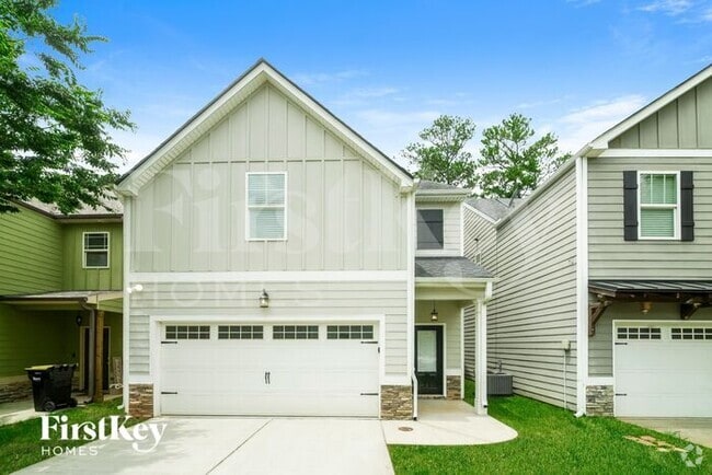 Building Photo - 18 E Newnan Rd