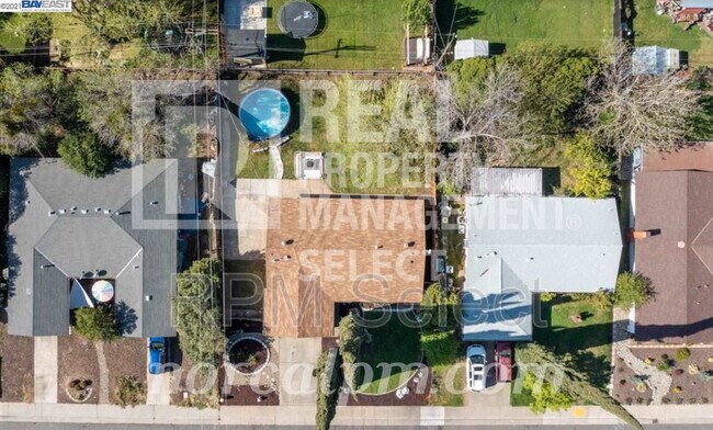 Foto del edificio - 2170 McGregor Dr