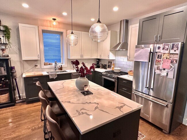 Kitchen - 1819 N Saint Louis Ave