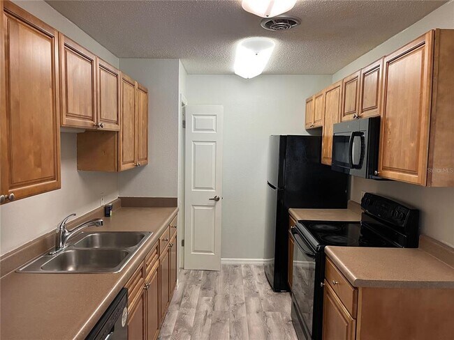 Building Photo - 1695 Lee Rd