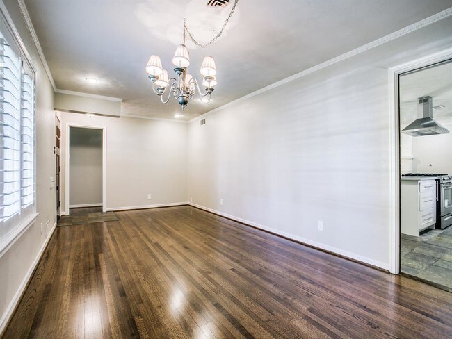 Foto del edificio - 10040 Lakemere Dr