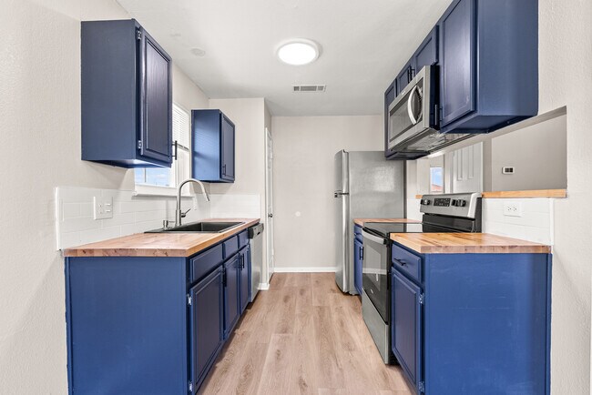 Foto del edificio - 2703 Fieldstone Dr