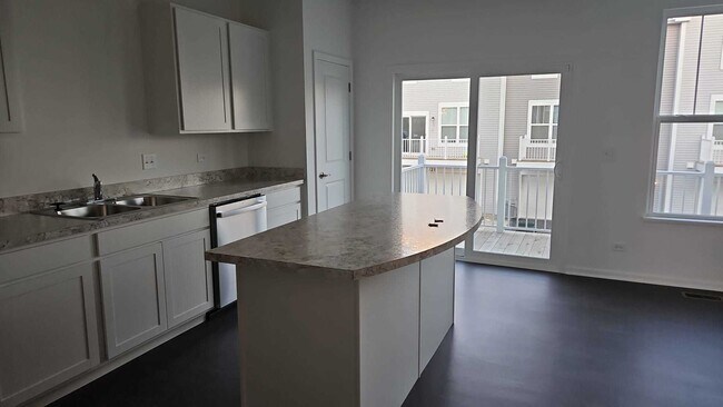 Building Photo - 525 Wolverine Dr