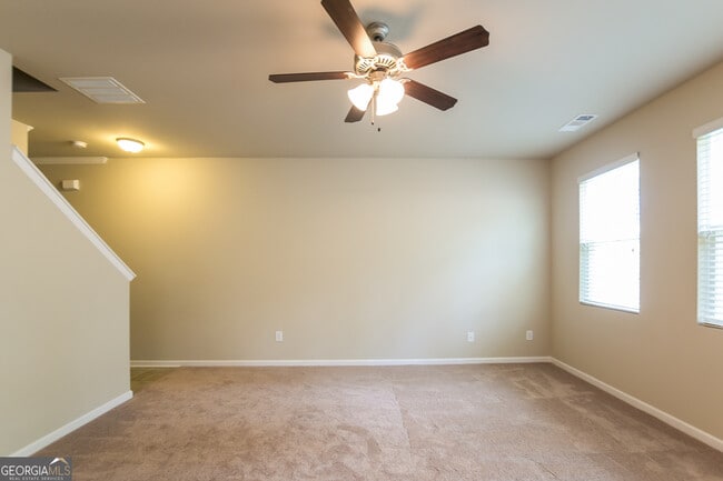 Building Photo - 209 Comet Ct