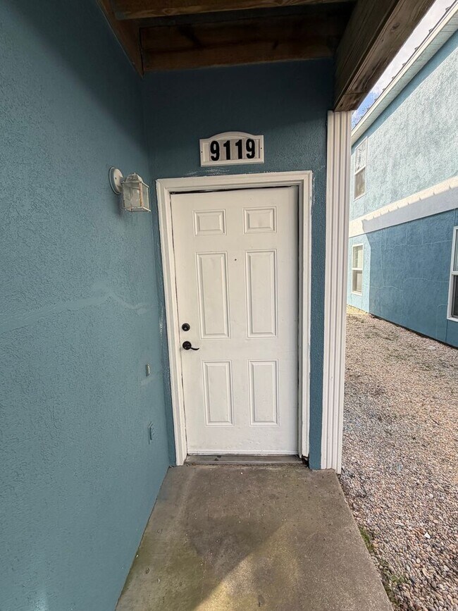 Foto del edificio - 9119 Laird St