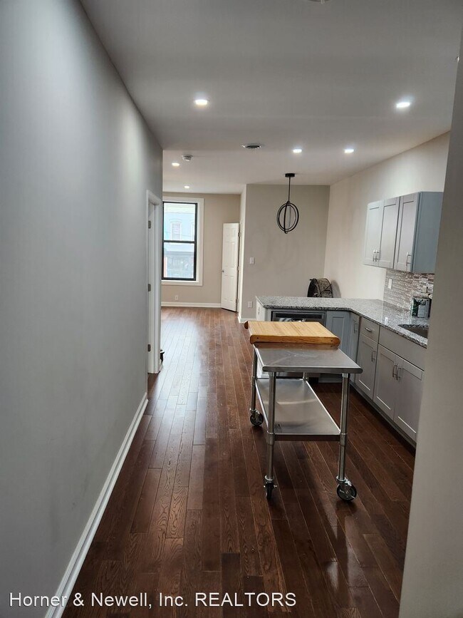 Building Photo - 2 br, 1 bath House - 2600 W. Main Street (...