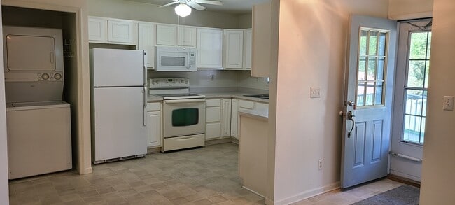 Building Photo - 38 E Willow St