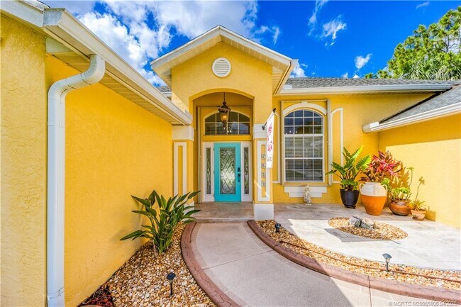 Foto del edificio - 5936 NW Brenda Cir