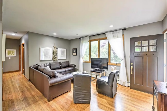 Photo - 178 S Pier Rd Townhome