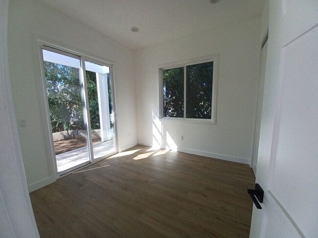 Foto del edificio - 319 E Ramona St