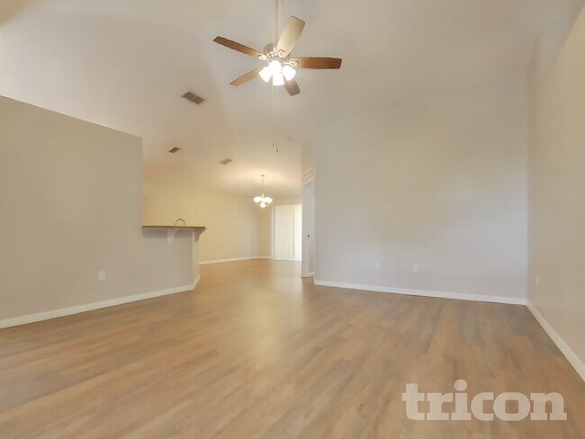 Foto del edificio - 864 Vanderbilt Dr