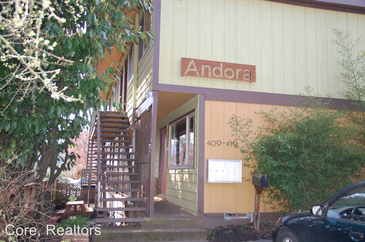 Primary Photo - 409-419 SE 30th Ave
