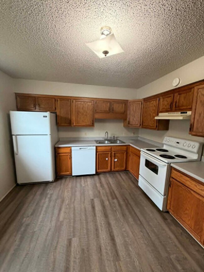 Foto del edificio - Gorgeous 3 bedroom House in JoMo with a deck!!