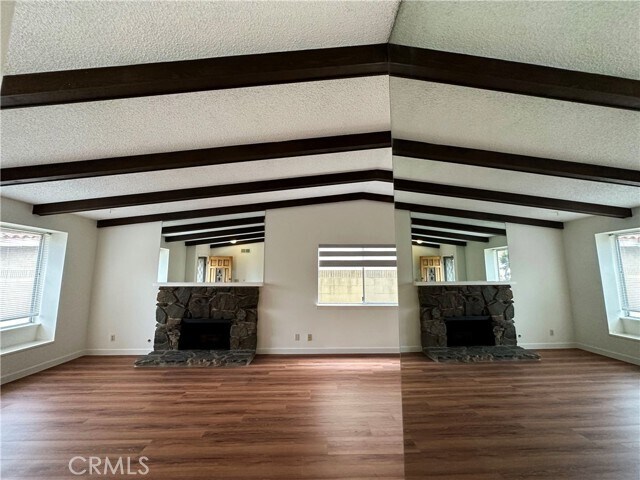 Foto del edificio - 5694 Pine Ct