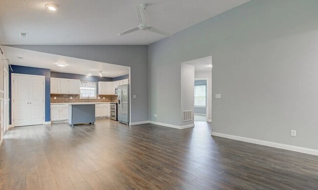 Foto del edificio - 7918 Bitternut Dr