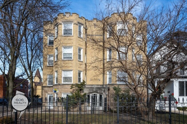 Building Photo - 2613 N Fairfield Ave