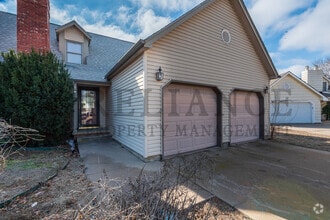 Building Photo - 1417 S Goebel Cir