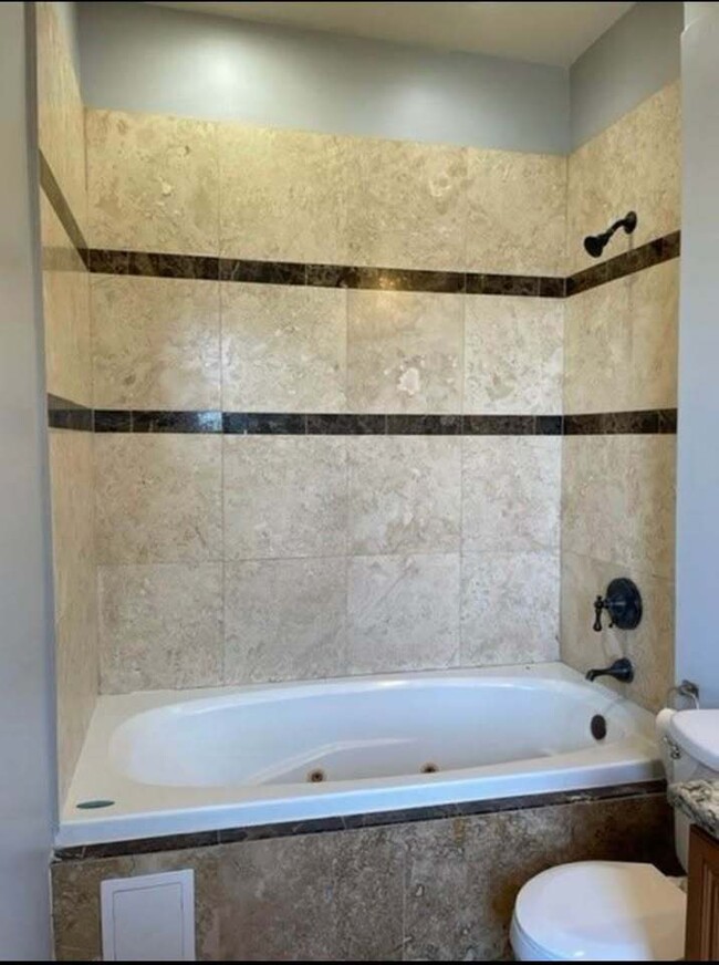 Foto del edificio - 1519 E Marquette Rd