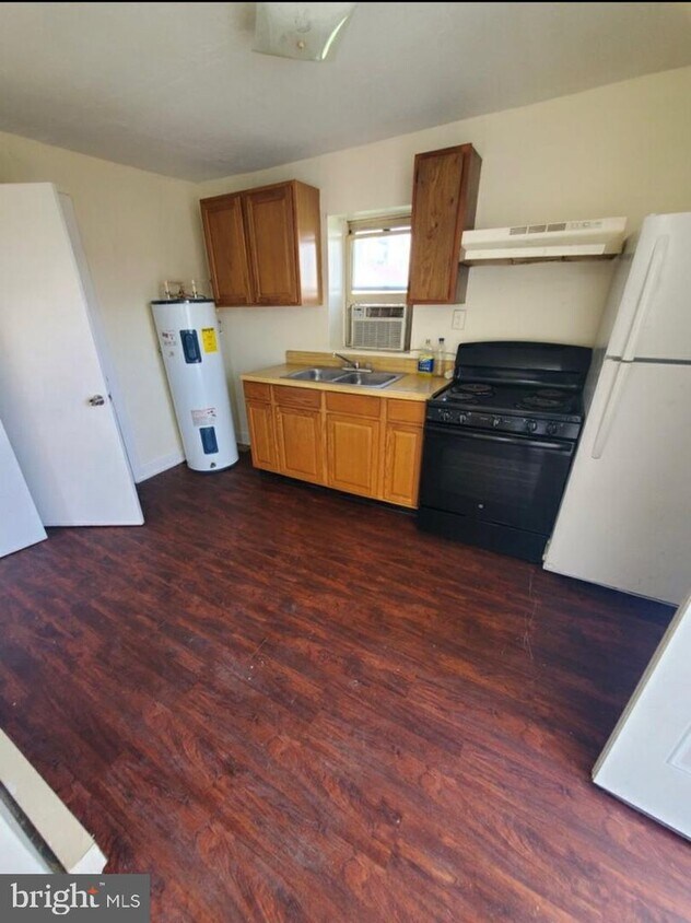 244 1/2 E Liberty St, Martinsburg, WV 25404 House Rental in