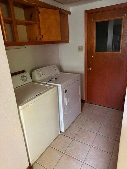 Foto del edificio - 1402 Hillcrest Dr