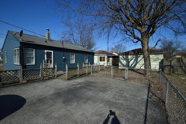 Photo - 2441 S Keystone Ave House