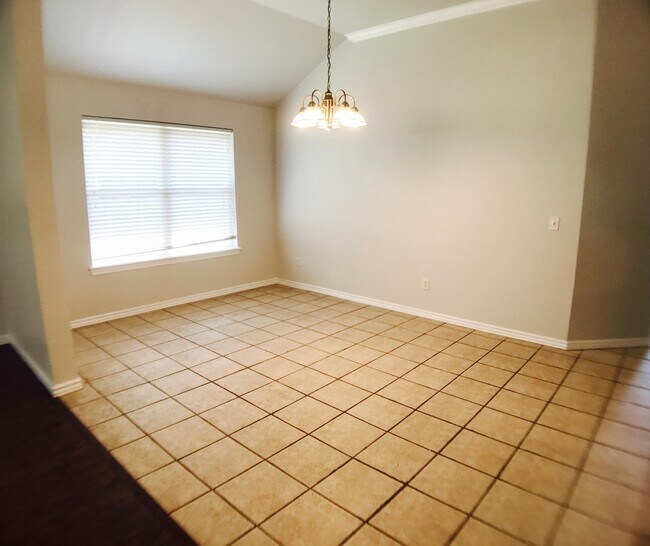 Foto del edificio - Large 4BD 3BA home located in a great Norm...