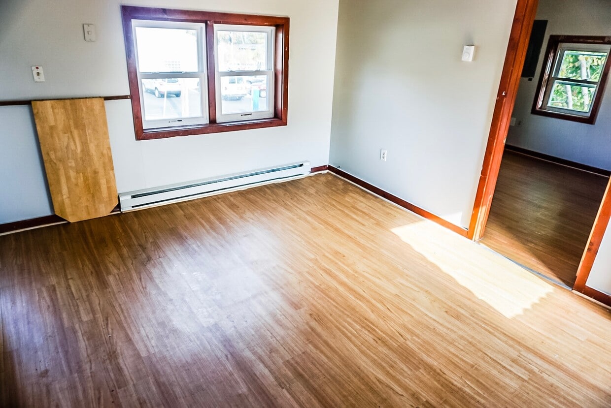 Primary Photo - 89 Sutton St