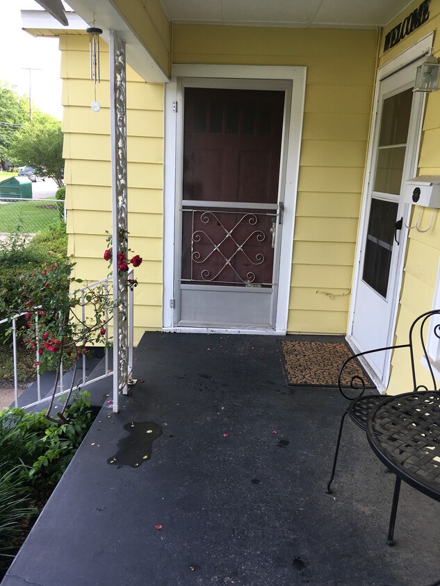 Private bedroom entrance - 315 Jagoe Street