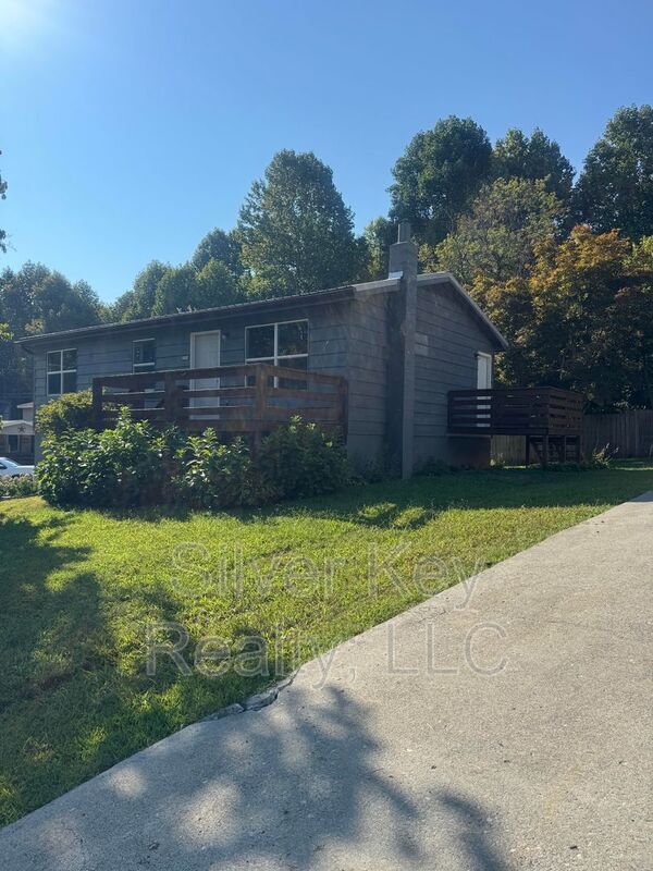 Foto del edificio - 1603 Hutsell Dr