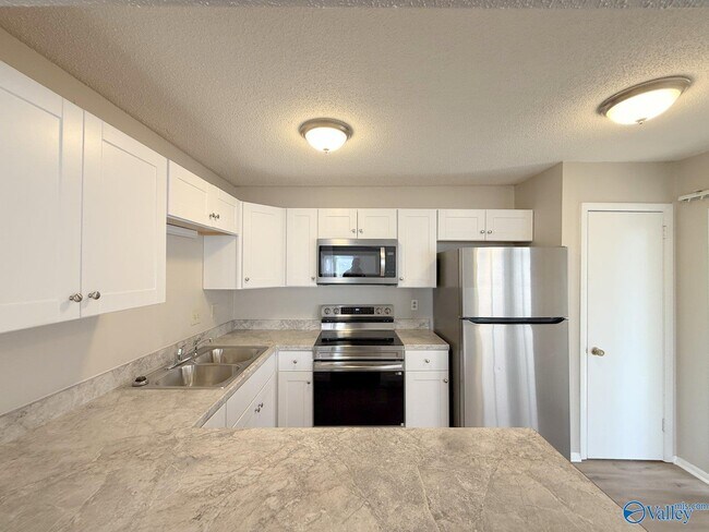 Foto del edificio - 2700 Lantern Walk SE