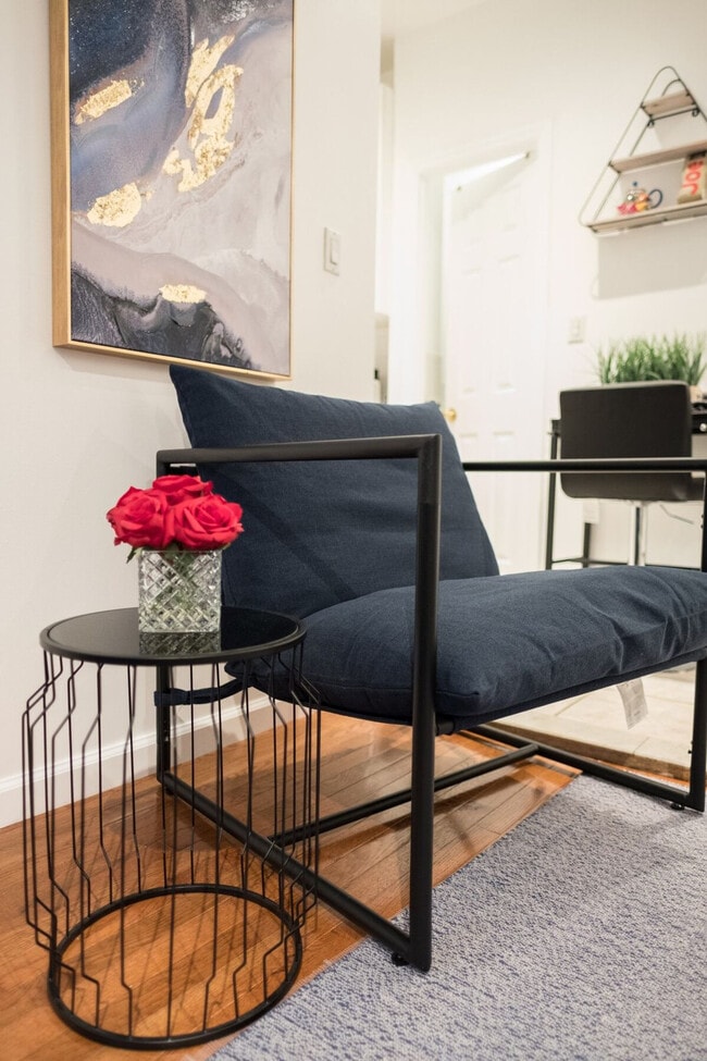 Building Photo - 317 E 75th St