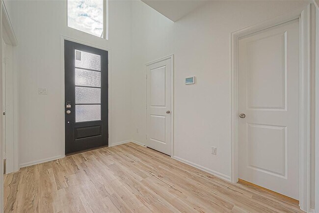 Building Photo - 2936 Tantara Dr