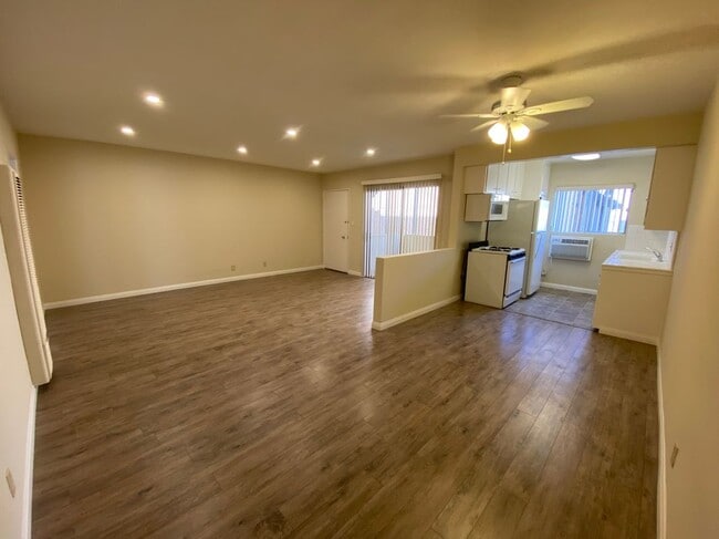 Foto del edificio - 241 E Alameda Ave