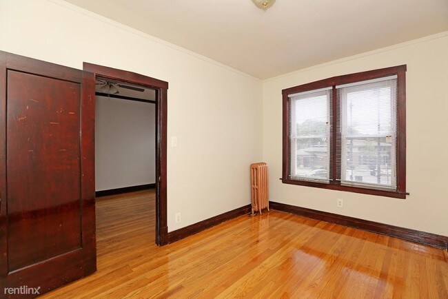 Foto del edificio - 1 br, 1 bath  - 4300 N Pulaski Rd 4306-D2