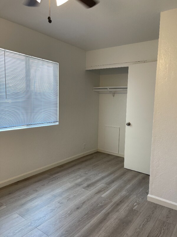 Foto del edificio - 220 W 9th St