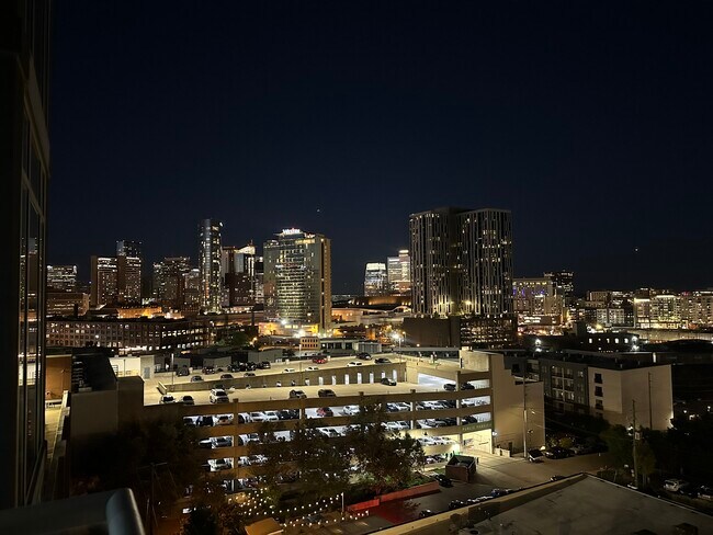 Foto del edificio - 600 12th Ave S