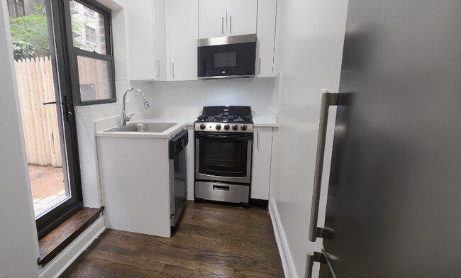 Foto del edificio - 4-5 E 56th St