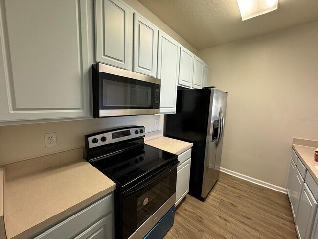 Foto del edificio - 7990 Baymeadows Cir W
